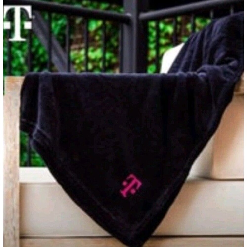 GUC T-Mobile Tuesdays Blanket in Black Fuzzy Collectible POLYESTER